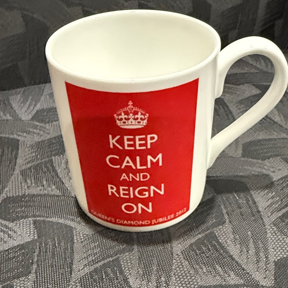 Collectors Queen Diamond Jubilee 2012 Keep Calm and Reign On Mug